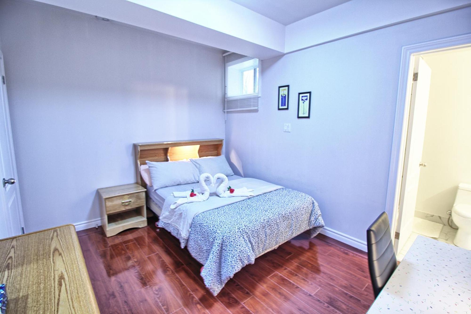 Private Bathroom And A Free Parking Homestay *